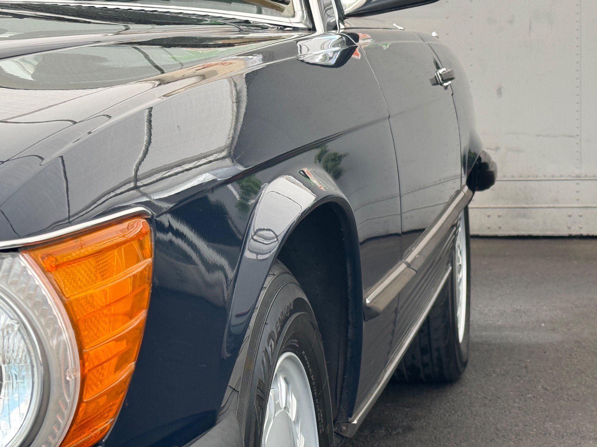Used 1987 Mercedes-Benz 560 SL image 31