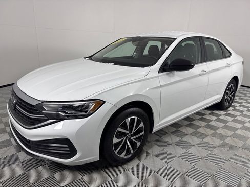 Used 2024 Volkswagen Jetta S image 9
