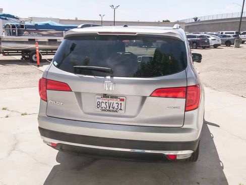 Used 2018 Honda Pilot Touring image 8