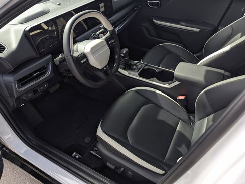 Used 2025 Kia K4 GT-Line w/ GT-Line Premium Package image 9