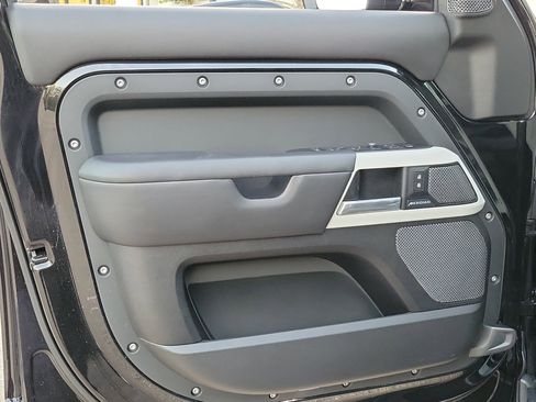 Used 2020 Land Rover Defender 110 HSE image 27