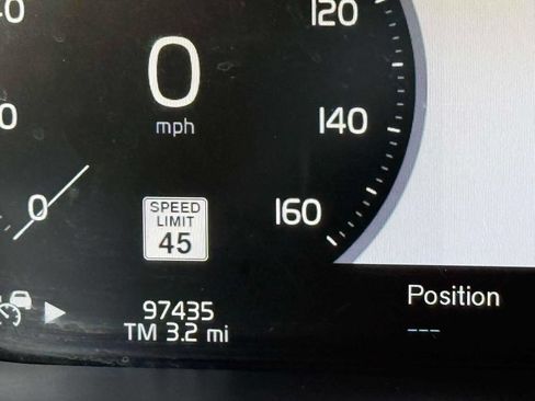 Used 2016 Volvo XC90 T6 Momentum w/ Vision Package AWD/4WD image 26