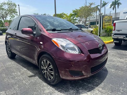 Used 2010 Toyota Yaris 2-Door Hatchback FWD image 3