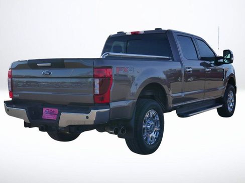 Used 2021 Ford F250 Lariat w/ Chrome Package image 4
