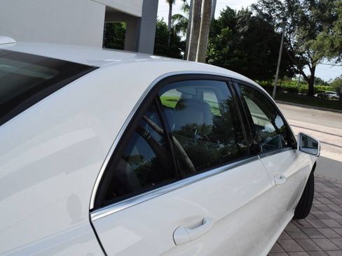 Used 2014 Mercedes-Benz E 350 4MATIC Sedan image 30