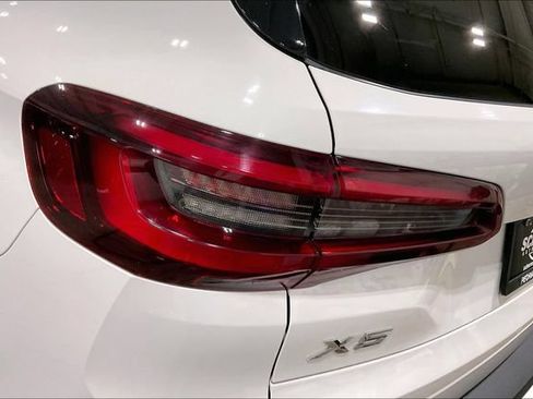 Used 2021 BMW X5 xDrive40i w/ Convenience Package AWD/4WD image 32