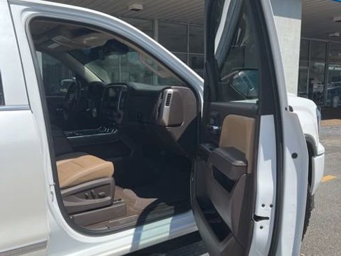 Used 2017 GMC Sierra 1500 Denali w/ Denali Ultimate Package AWD/4WD image 17