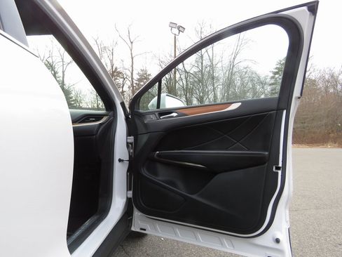 Used 2017 Lincoln MKC Reserve w/ Lincoln MKC Climate Package image 12