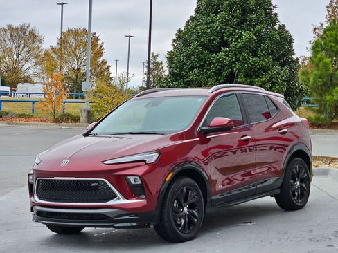 Used 2025 Buick Encore GX Sport Touring w/ Comfort Package image 3