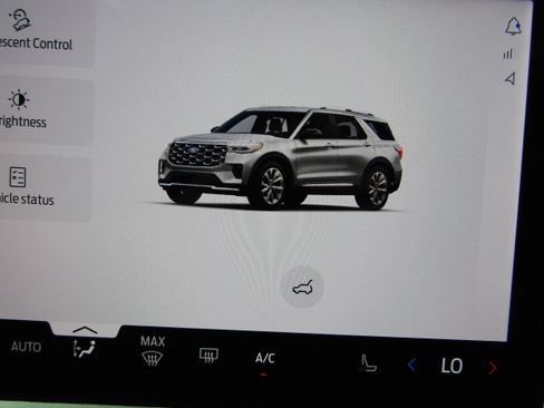 Certified 2025 Ford Explorer Platinum w/ Ultimate Package AWD/4WD image 43