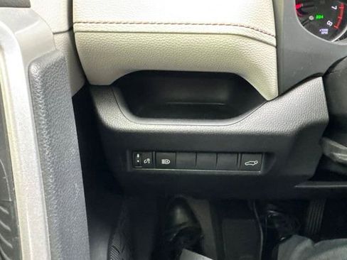 Used 2020 Toyota RAV4 XLE Premium AWD/4WD image 19
