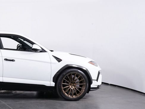 Used 2023 Lamborghini Urus Performante AWD/4WD image 15
