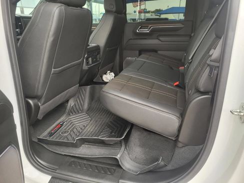 Used 2024 Chevrolet Silverado 2500 High Country w/ High Country Premium Package AWD/4WD image 3
