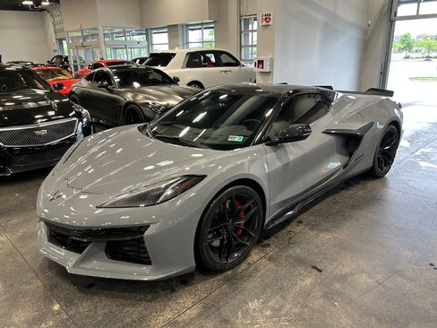Used 2025 Chevrolet Corvette Z06 w/ Stealth Interior Trim Package RWD image 7
