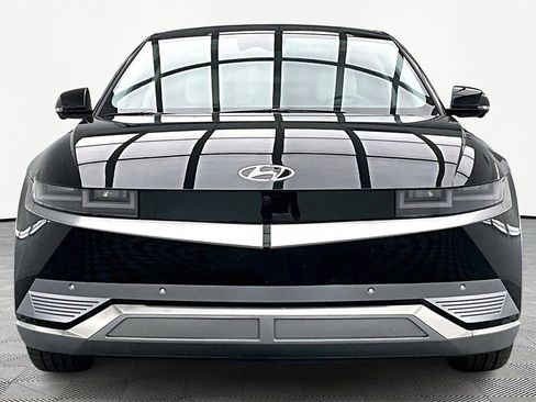 Used 2024 Hyundai Ioniq 5 Limited image 3