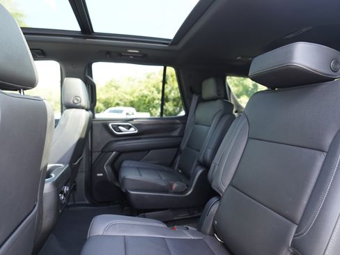 Used 2022 Chevrolet Tahoe LT w/ Luxury Package RWD image 10