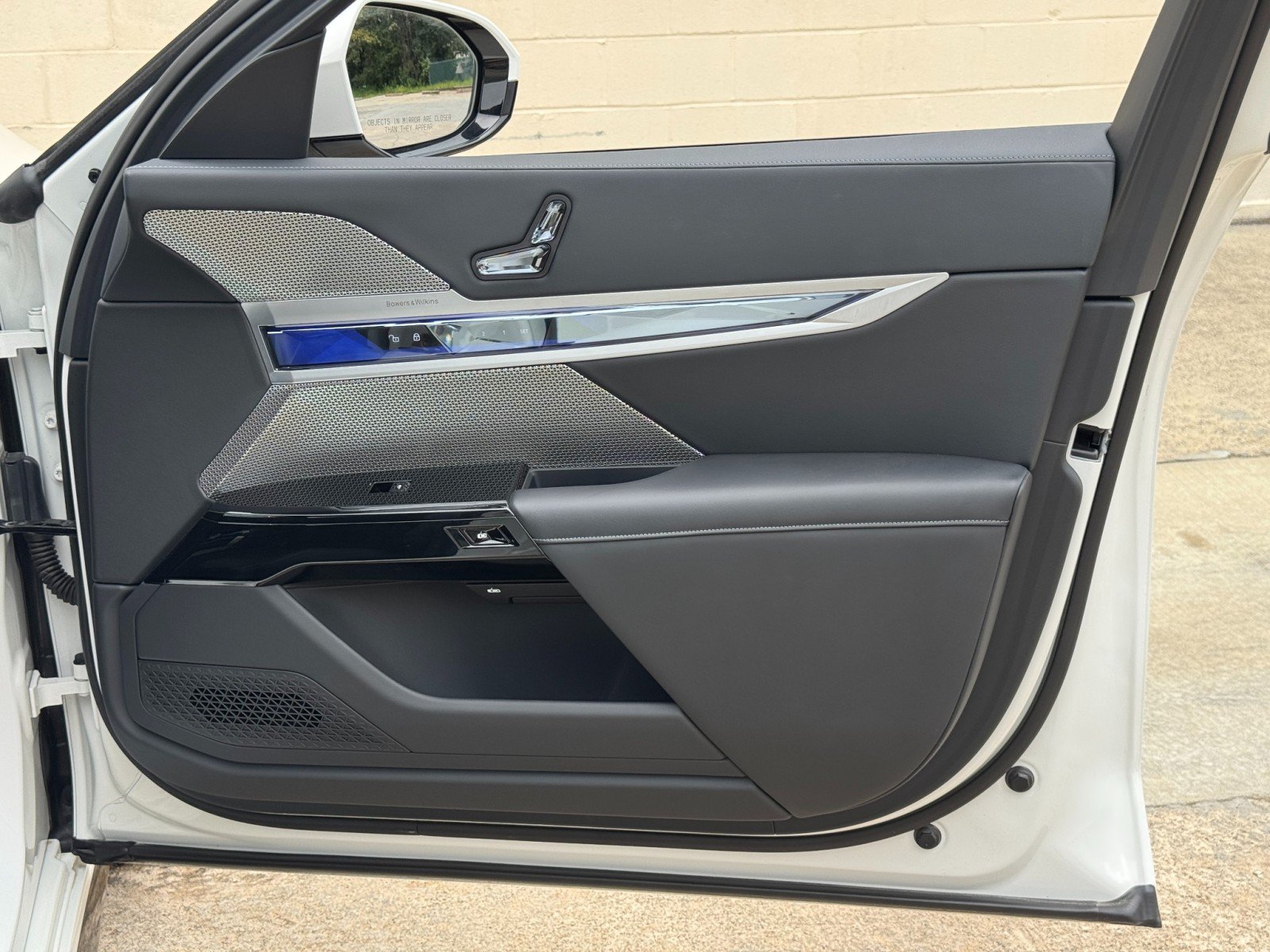 Used 2023 BMW 740i RWD image 57