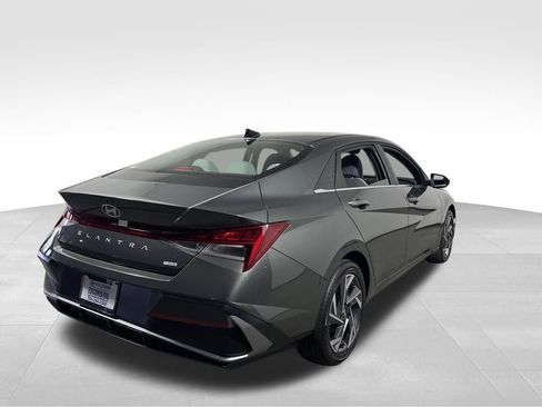 New 2025 Hyundai Elantra Limited image 5