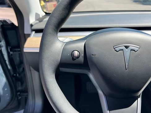 Used 2021 Tesla Model 3 Long Range AWD/4WD image 22
