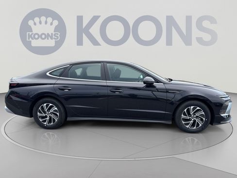 New 2026 Hyundai Sonata Blue FWD image 8