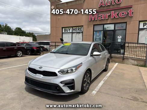 Used 2019 Kia Forte LXS FWD image 1