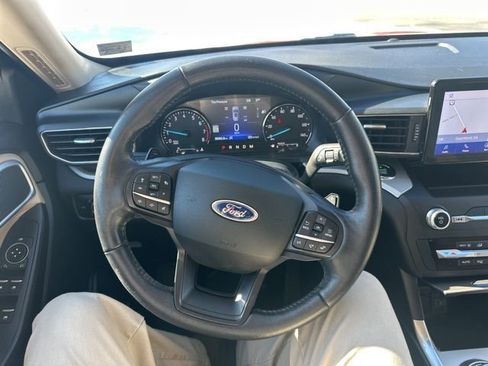 Used 2020 Ford Explorer XLT w/ Equipment Group 202A image 27