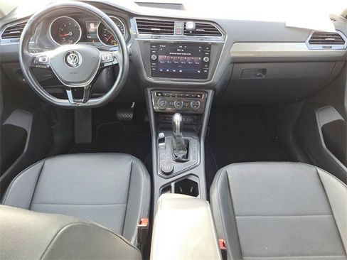 Used 2019 Volkswagen Tiguan SE image 10