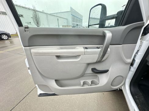 Used 2013 Chevrolet Silverado 3500 W/T image 17