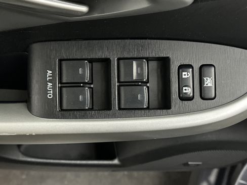 Used 2015 Toyota Prius Four image 17