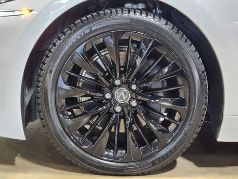Used 2020 Lexus LS 500 w/ Interior Upgrade Package RWD image 26