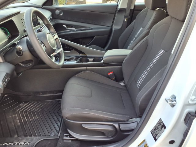 Used 2026 Hyundai Elantra Hybrid FWD image 10