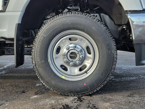 New 2026 Ford F250 XL w/ FX4 Off-Road Package image 9