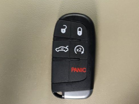 Used 2022 Jeep Grand Cherokee Limited RWD image 32
