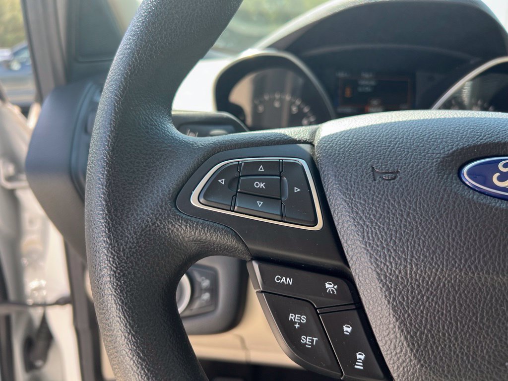 Used 2018 Ford Escape SE w/ Ford Safe & Smart Package FWD image 19