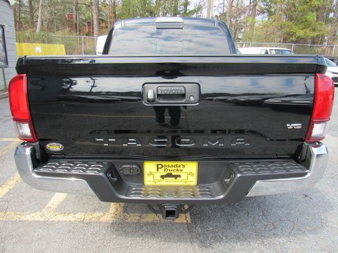 Used 2020 Toyota Tacoma SR5 RWD image 6