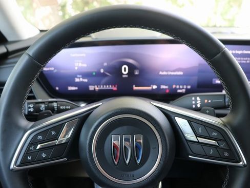 New 2025 Buick Envision Preferred image 18