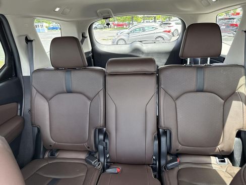 Certified 2025 Honda Pilot Elite image 17