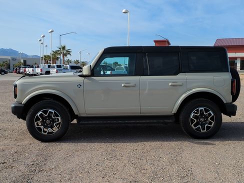 Used 2025 Ford Bronco Outer Banks image 6