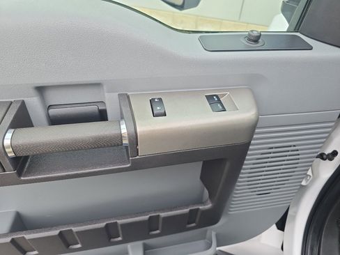 Used 2022 Ford F750 2WD Regular Cab Super Duty image 21