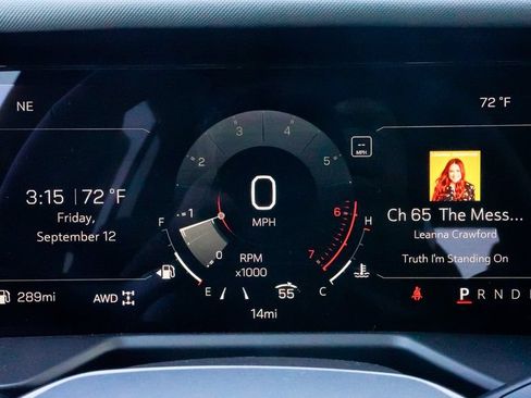 New 2026 GMC Acadia AT4 w/ Luxury Package AWD/4WD image 18
