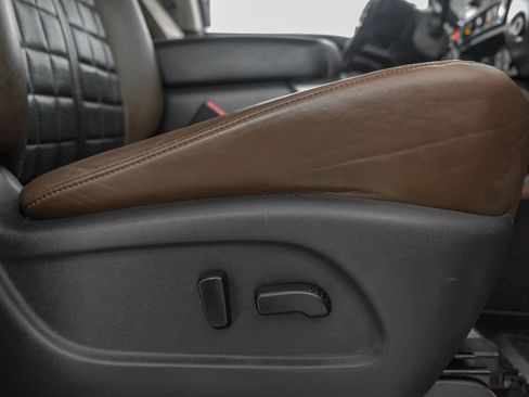 Used 2016 Nissan Titan Platinum Reserve AWD/4WD image 33