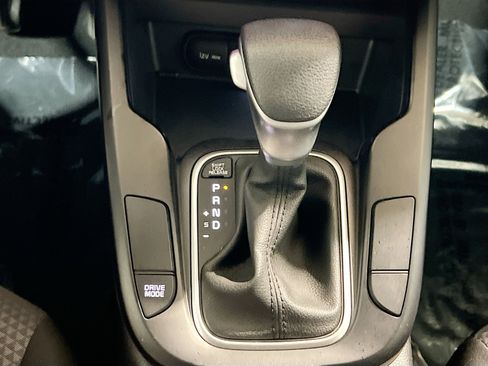 Used 2023 Kia Soul LX w/ LX Technology Package FWD image 12