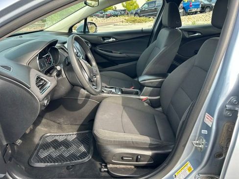 Used 2017 Chevrolet Cruze LT w/ Convenience Package FWD image 12