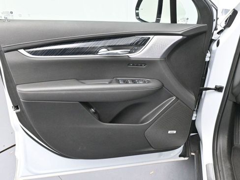 Used 2025 Cadillac XT6 Premium Luxury image 12