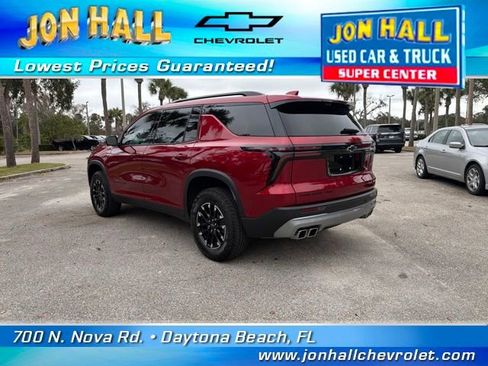 Used 2025 Chevrolet Traverse Z71 w/ Enhanced Driving Package image 7