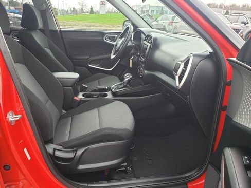 Certified 2023 Kia Soul LX w/ LX Technology Package FWD image 17