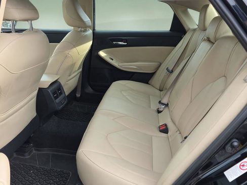 Used 2019 Toyota Avalon XLE w/ Moonroof Package image 14