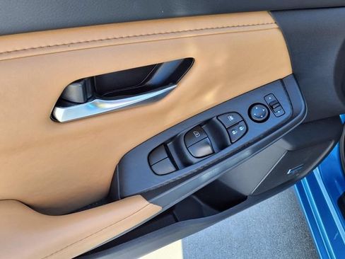 Certified 2025 Nissan Sentra SV w/ SV Premium Package FWD image 16