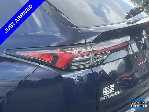 Used 2025 Mitsubishi Outlander SE FWD image 7