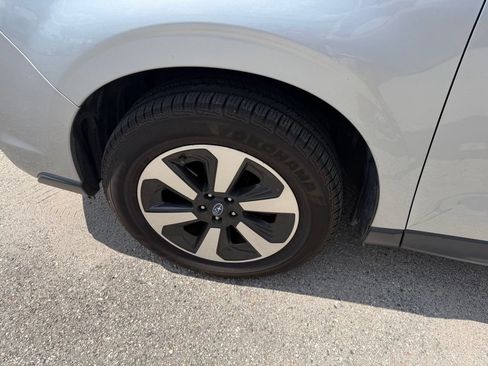 Used 2017 Subaru Forester 2.5i Limited AWD/4WD image 9